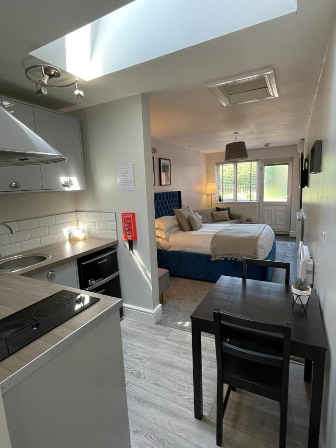 Cannock Hotel Apartments Εξωτερικό φωτογραφία