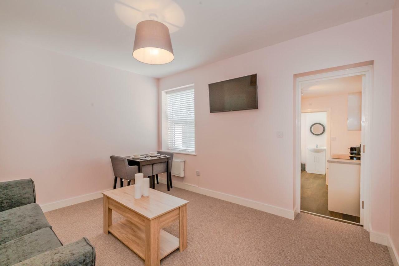 Cannock Hotel Apartments Εξωτερικό φωτογραφία